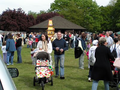 Topic - Family Event Describe a special family event you have taken part in.  You should say: -when it happened -how many people took part in it and what roles they had -what special activities or things you did there<br / and explain whether this family event is popular in your region. <a href='#' class='timer'>CLICK HERE to answer question</a>