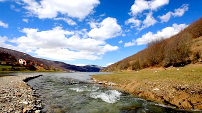 Topic - Bodies of Water Describe a river or lake you are familiar with.  You should say: -which river or lake it is -where it is -what the surrounding places are like  and explain how this body of water is important to the local people. <a href='#' class='timer'>CLICK HERE to answer question</a>