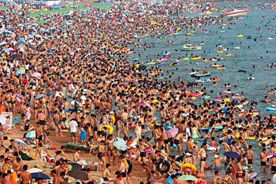 Topic - Crowded Places -Do people like crowded places in your country? -What places attract tourists in your country? What kinds of problems are associated with crowded places? <a href='#' class='timer'>CLICK HERE to answer question</a>