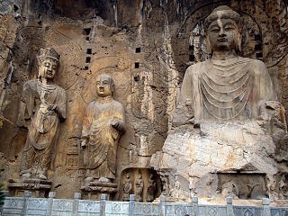 The Longmen Grottoes are located in which province of China?